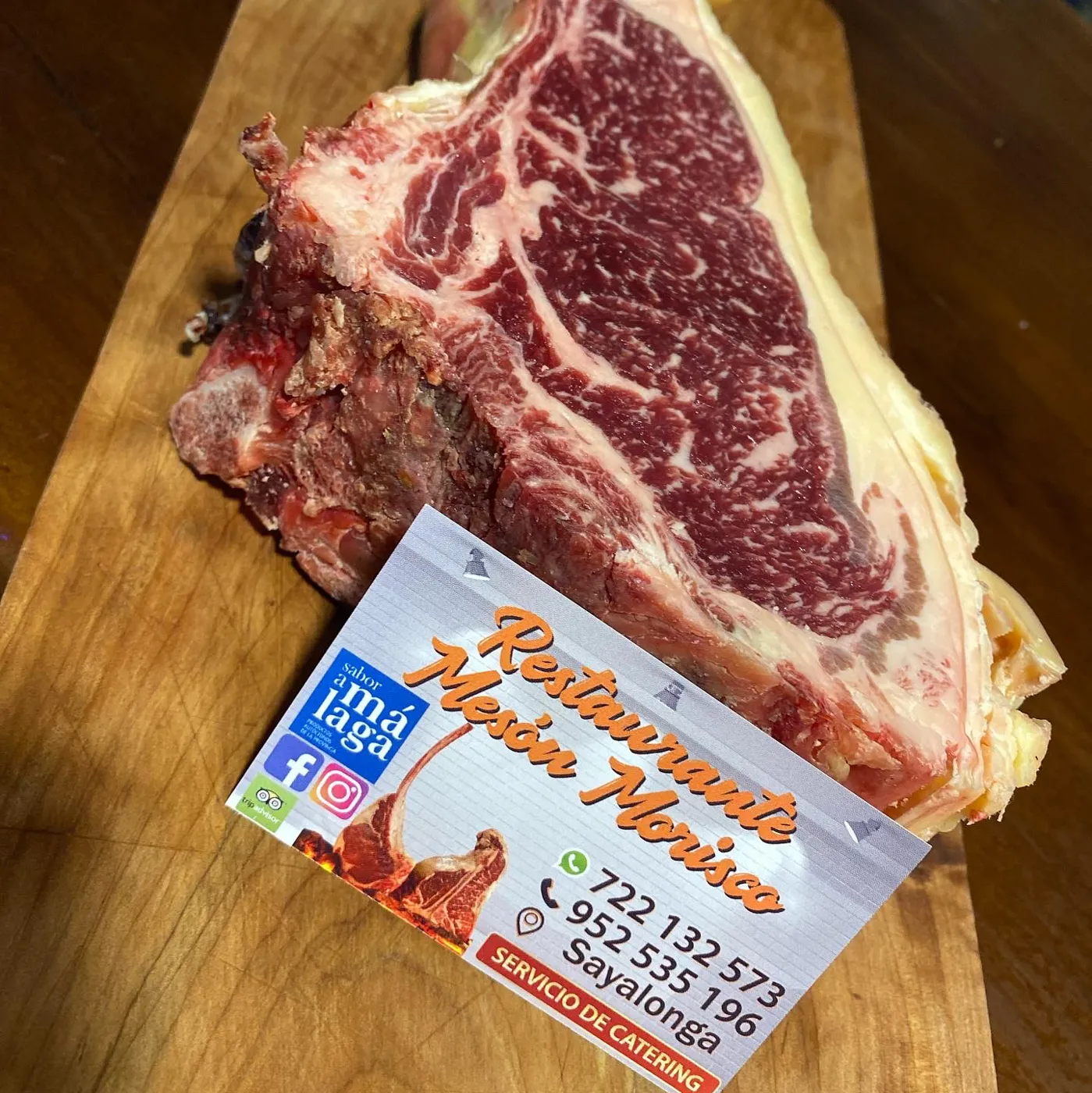 T-bone madurado con la tarjeta de Mesón Morisco